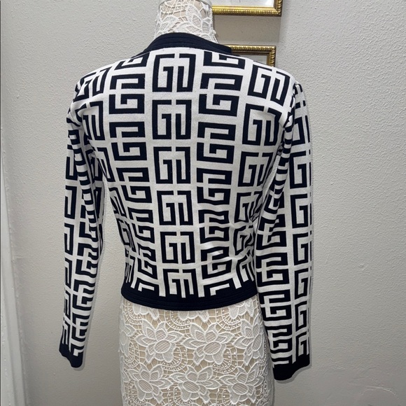 Elegant Black and White Women's Cardigan - Picture 4 of 4